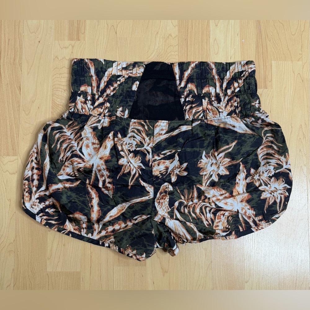 FP Movement by Free People High-Waisted Nature Print Shorts - Picture 3 of 7